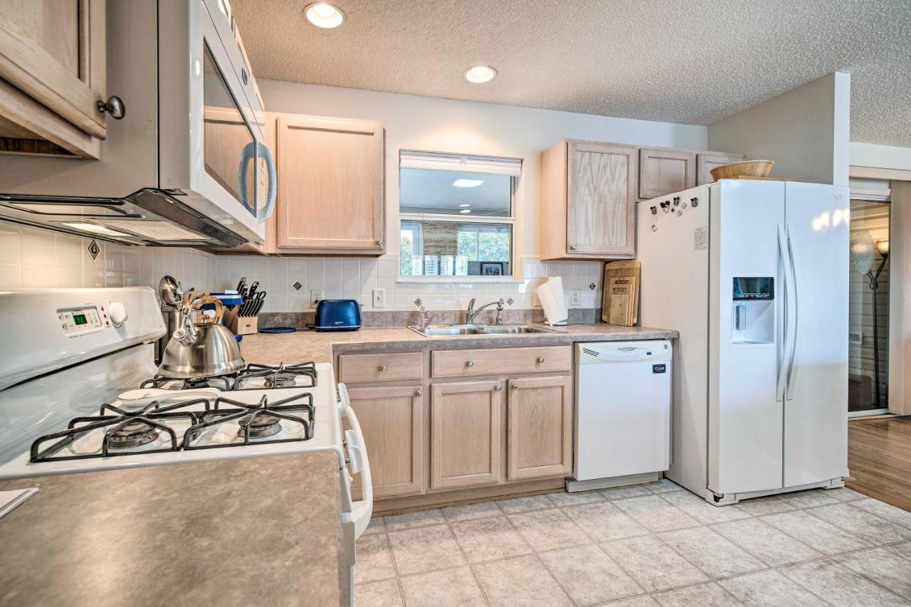 Home In The Villages With Lanai And Private Hot Tub! Экстерьер фото